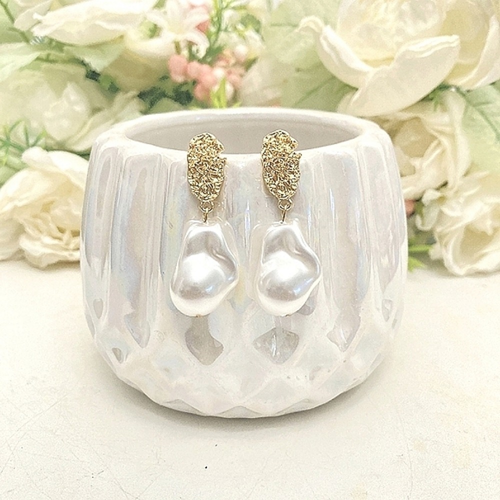 Gold faux pearl earrings Baroque dangle Formal Wedding Cocktail event 💖 - Picture 4 of 13